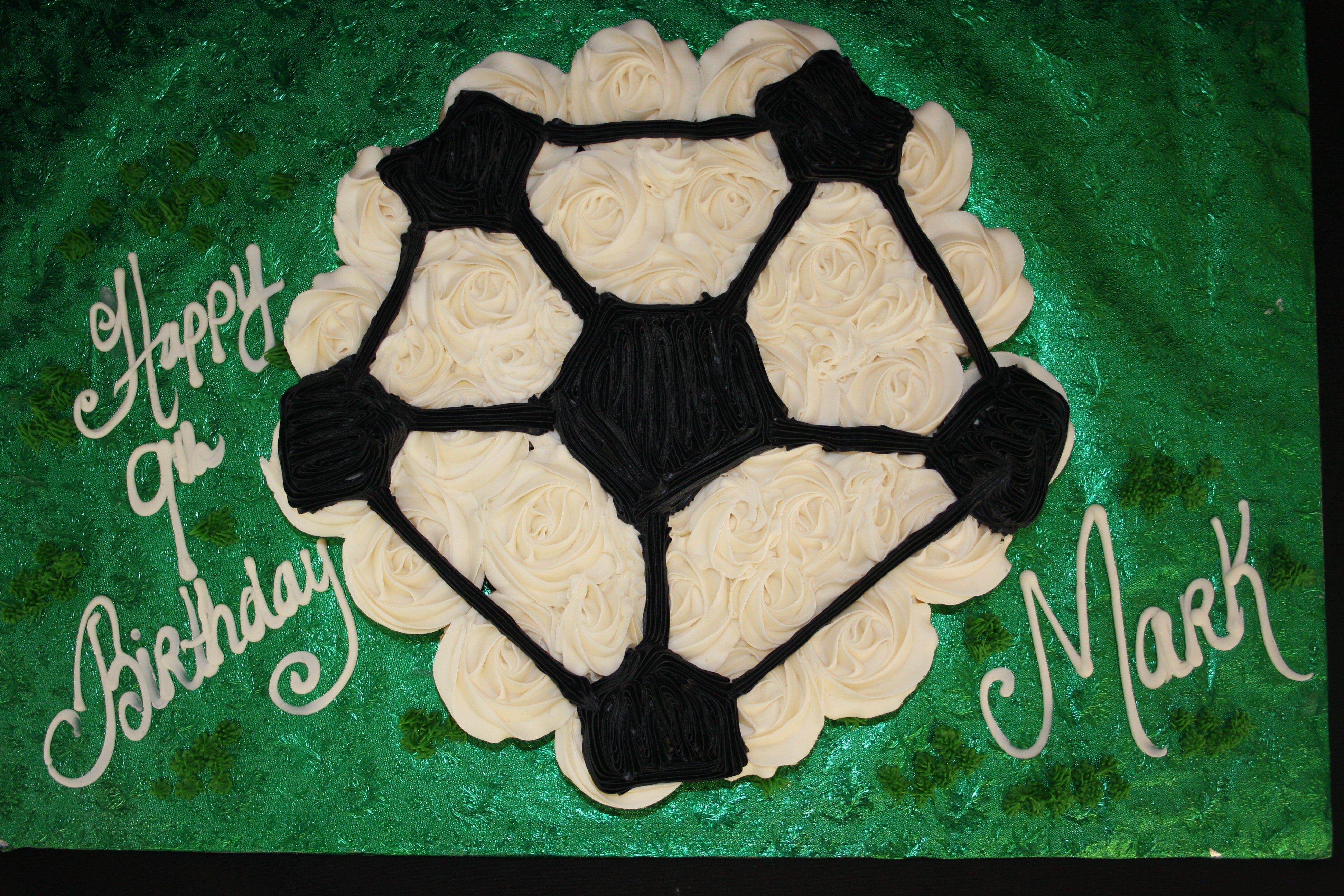 Soccer Ball Cupcake Cake (30 Cupcakes) – Clay's Bakery