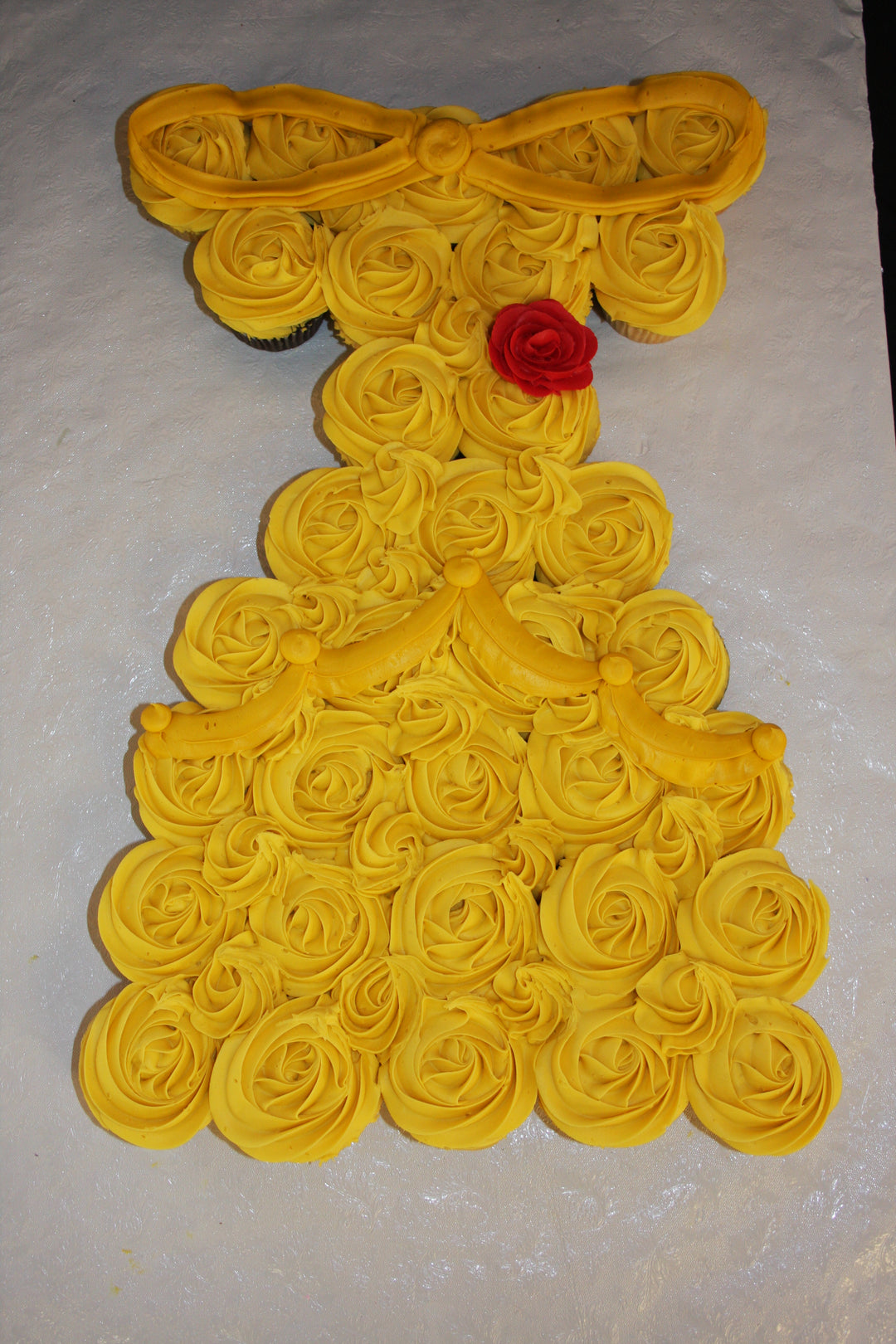 Belle Dress Cupcake Cake (33 Cupcakes) – Clay's Bakery