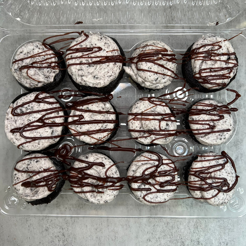 Oreo Buttercream Mini Cupcakes