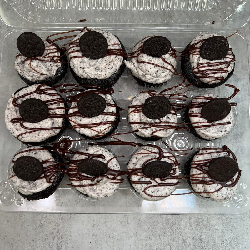 Oreo Buttercream Mini Cupcakes